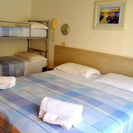 Affittacamere In Guest - New Cirene Triple Comfort Full