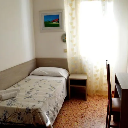 In Guest - New Cirene Triple Comfort Full Gasthof *