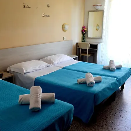 In Guest - New Cirene Triple Comfort Full Penzion *