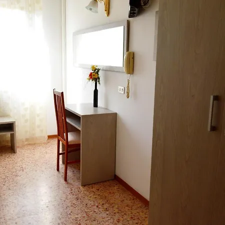 Penzion In Guest - New Cirene Triple Comfort Full Rimini